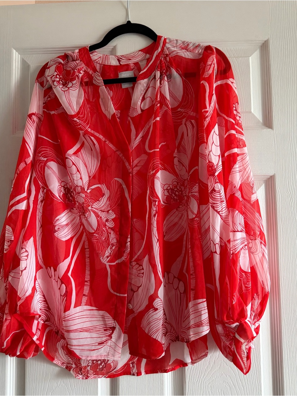 Chico's Red & White Floral V-Neck Balloon Sleeve Blouse - Picture 4 of 4